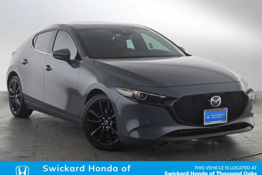 2021 Mazda Mazda3 Hatchback Premium photo 1