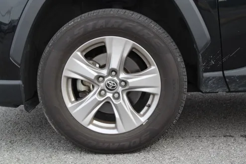 2022 Toyota RAV4 XLE photo 2