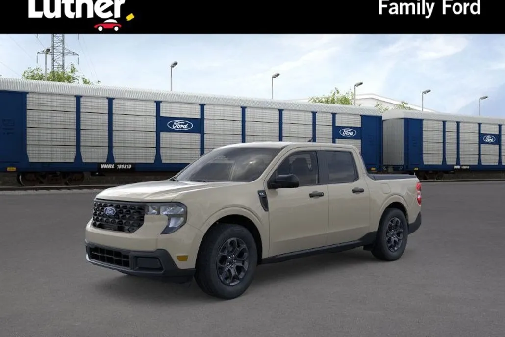 2025 Ford Maverick XLT photo 1