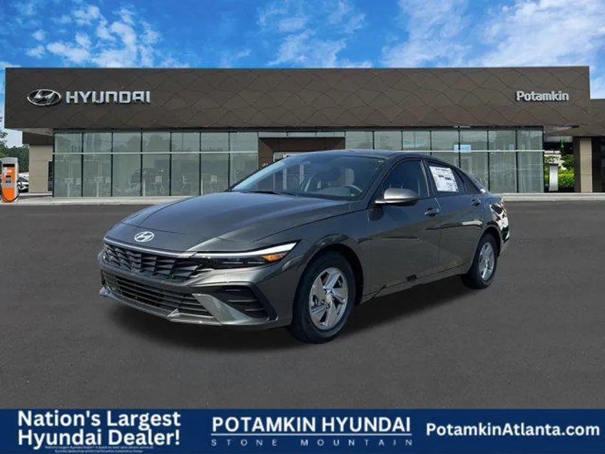 2025 Hyundai Elantra SE photo 1