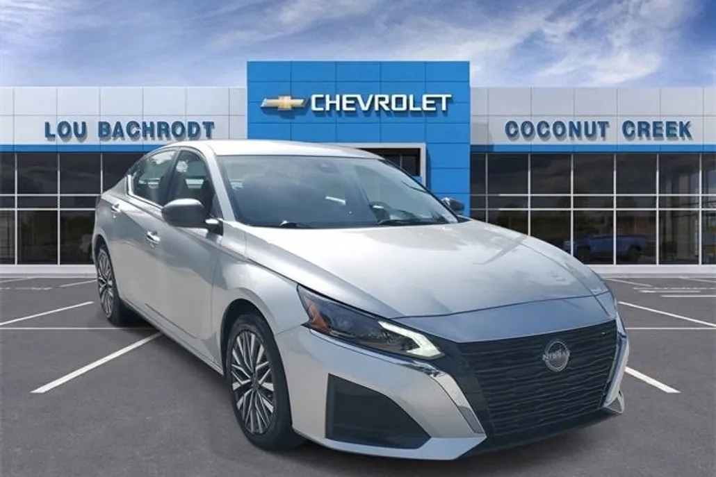 2024 Nissan Altima 2.5 SV photo 1