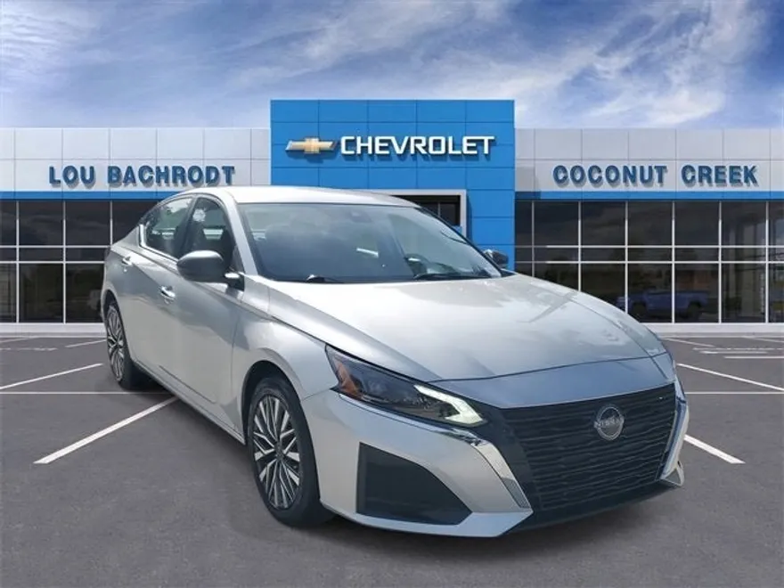 2024 Nissan Altima 2.5 SV photo 1