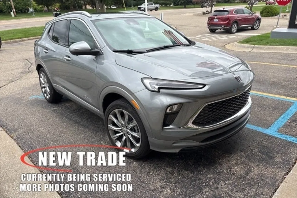2024 Buick Encore GX Avenir photo 1
