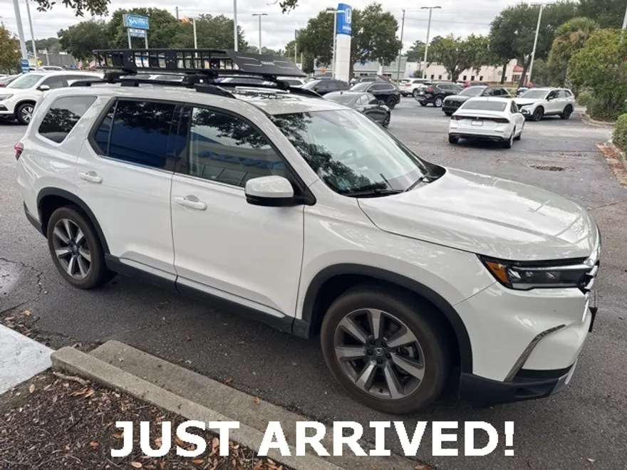 2024 Honda Pilot Touring photo 1