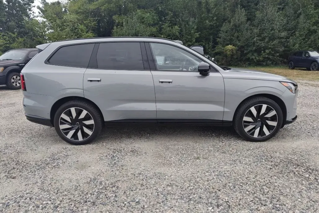 2025 Volvo EX90 Twin Motor Ultra photo 1