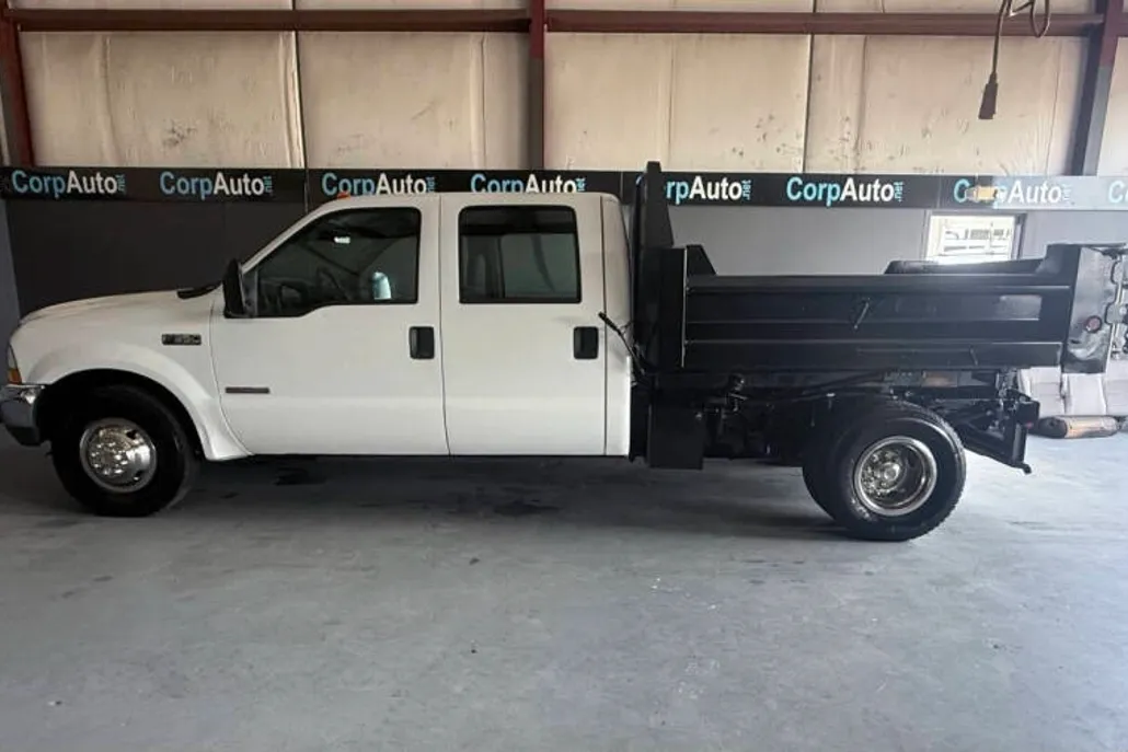 2004 Ford F-350 XL photo 1