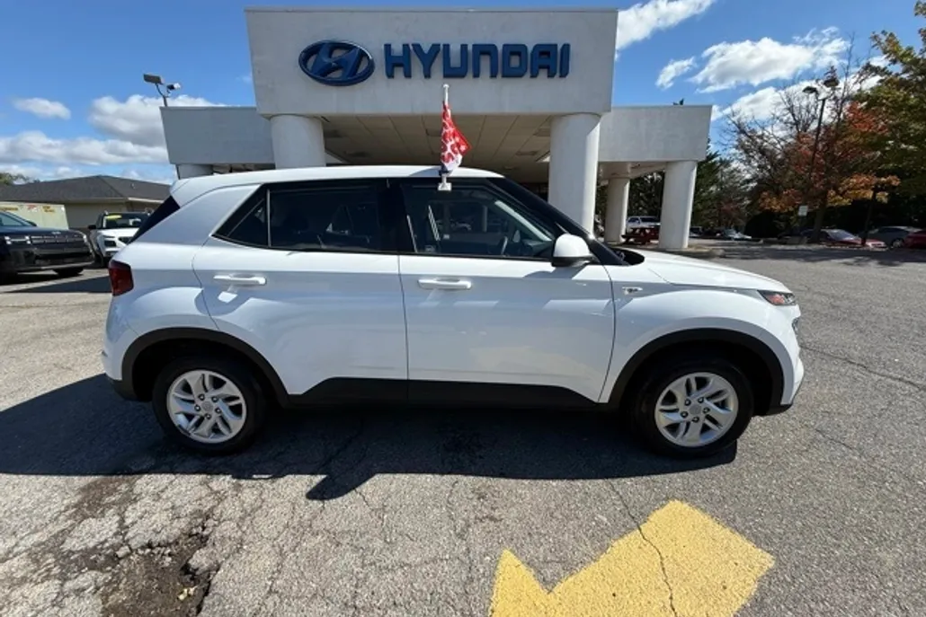 2021 Hyundai Venue SE photo 1