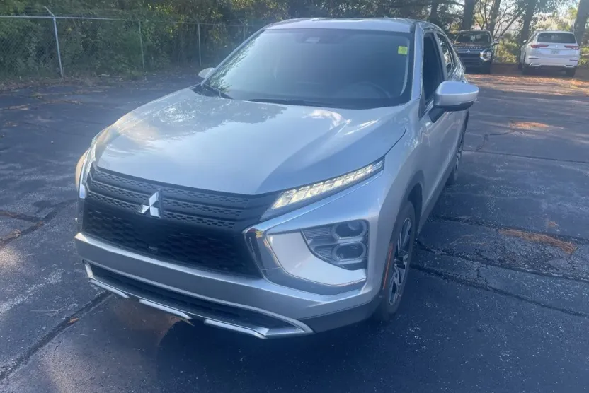 2025 Mitsubishi Eclipse Cross SE photo 1