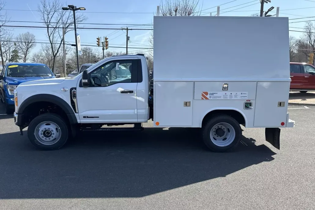 2023 Ford F-550 XL photo 1