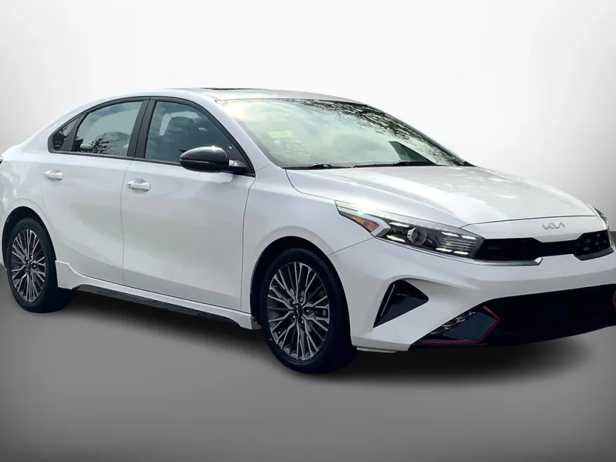 2023 Kia Forte GT-Line photo 1