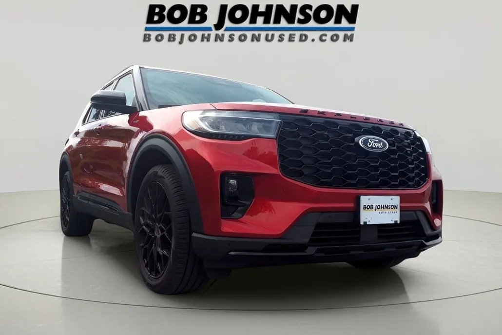 2025 Ford Explorer ST-Line photo 1