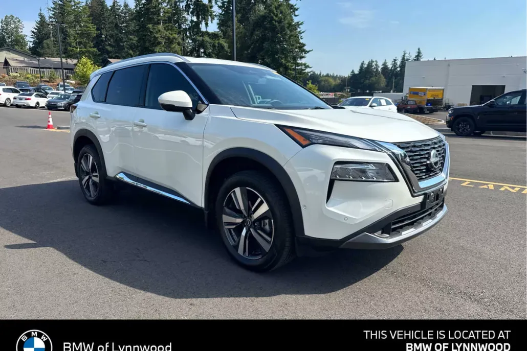 2023 Nissan Rogue SL photo 1