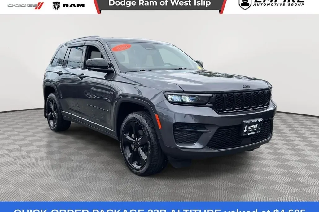 2024 Jeep Grand Cherokee Altitude photo 1