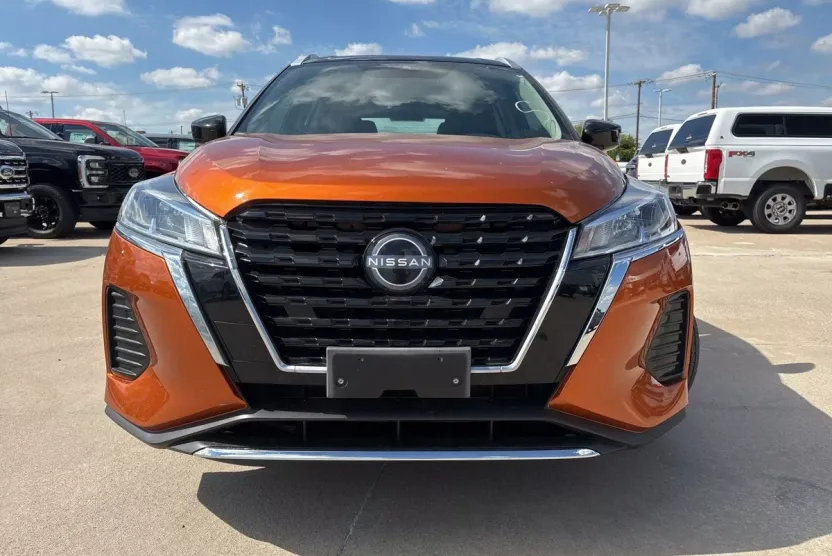2022 Nissan Kicks SV photo 1