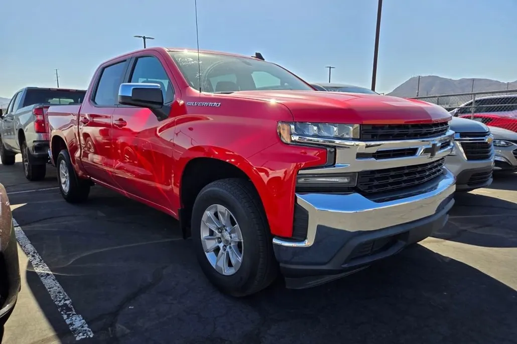 2020 Chevrolet Silverado 1500 LT photo 1