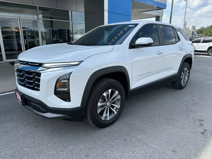 2026 Chevrolet Equinox LT photo 1