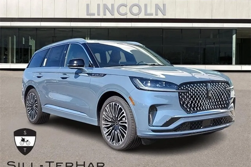 2025 Lincoln Aviator Black Label photo 1