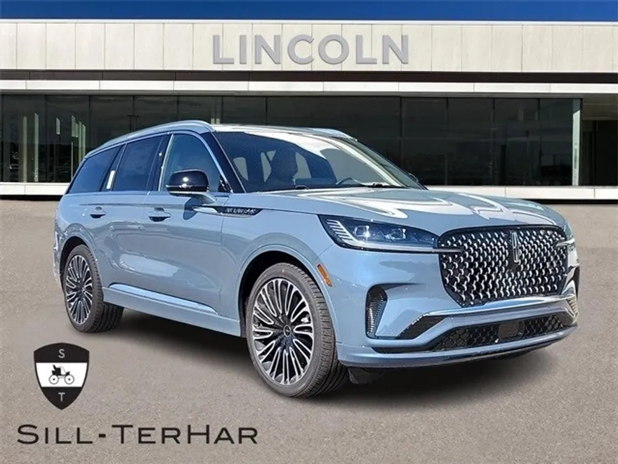 2025 Lincoln Aviator Black Label photo 1