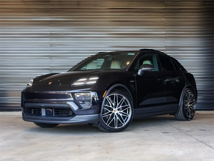 2025 Porsche Macan Electric 4 photo 1