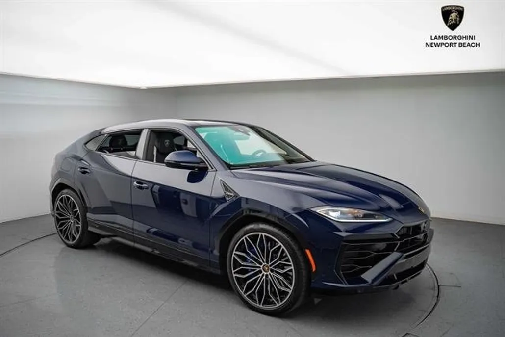 2025 Lamborghini Urus SE photo 1