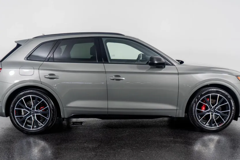 2024 Audi SQ5 Prestige photo 1
