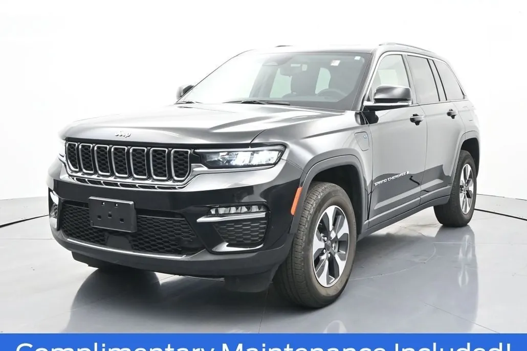 2023 Jeep Cherokee 4xe photo 1