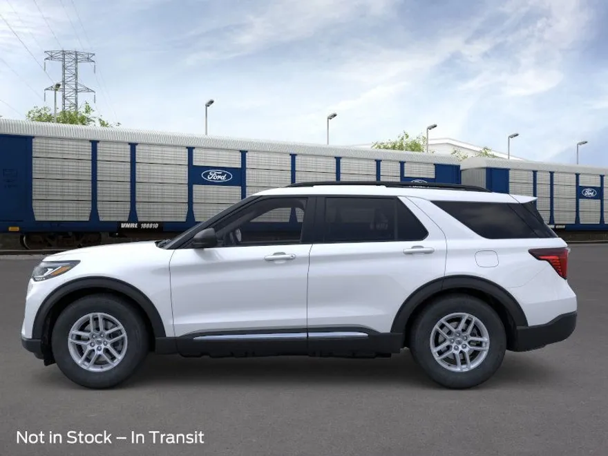 2025 Ford Explorer photo 1