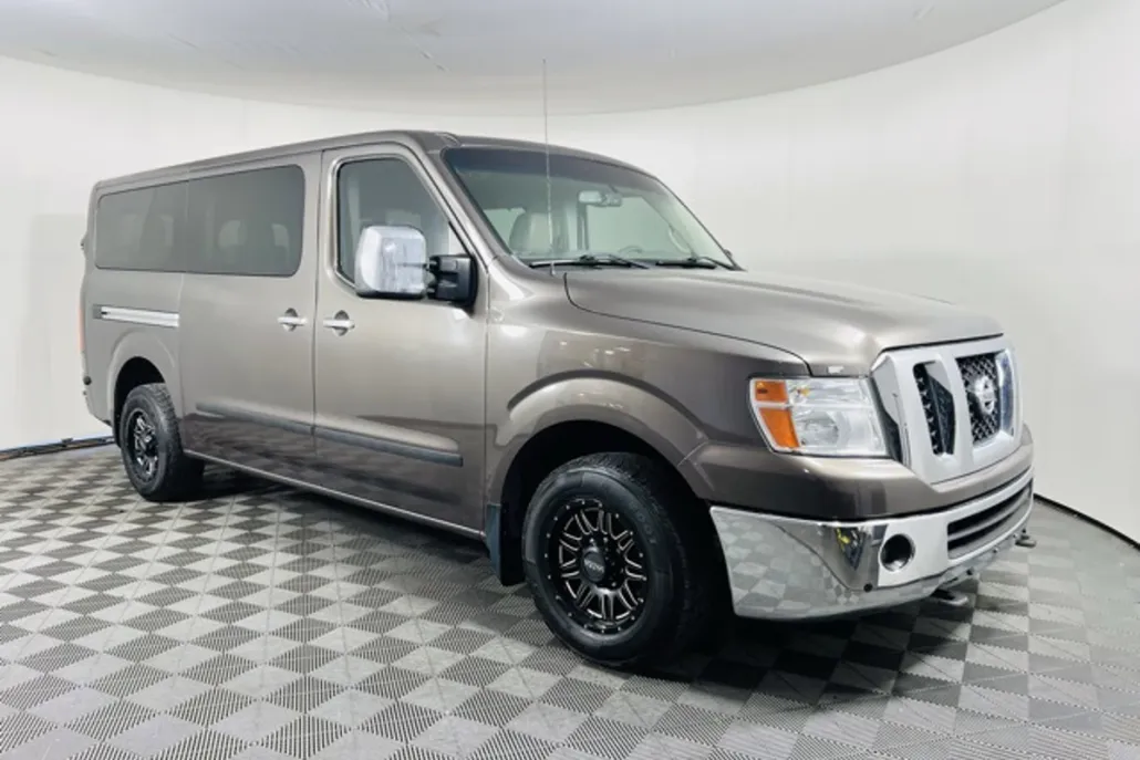 2015 Nissan NV3500 photo 1