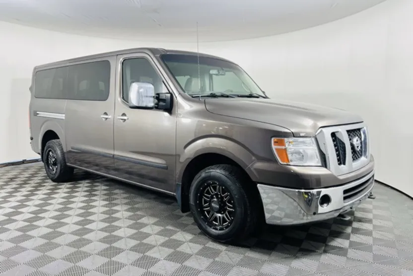 2015 Nissan NV3500 photo 1