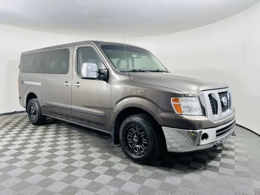 2015 Nissan NV3500 photo 1