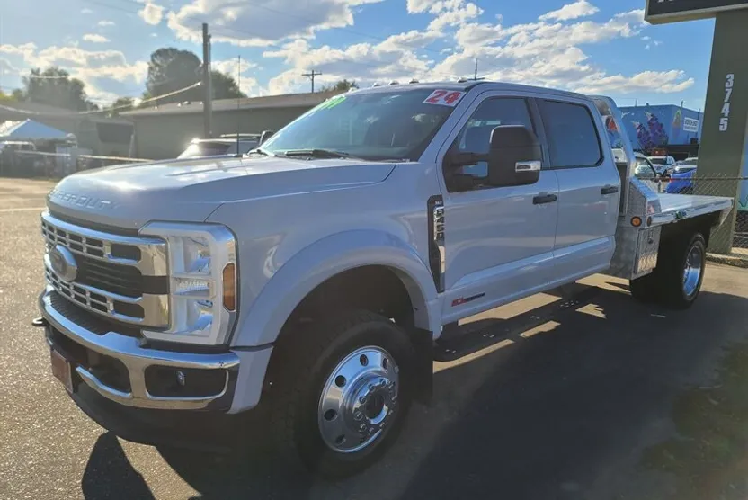 2024 Ford F-450 XLT photo 1