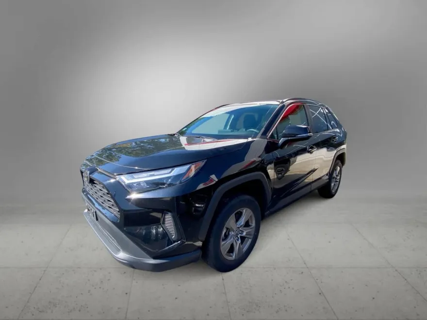 2024 Toyota RAV4 XLE photo 1