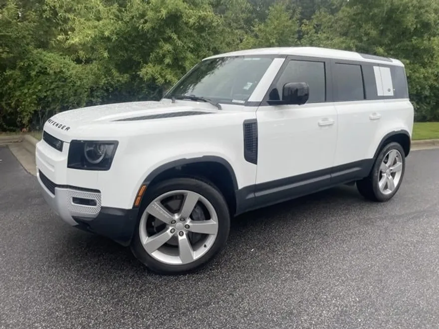 2024 Land Rover Defender 110 SE photo 1