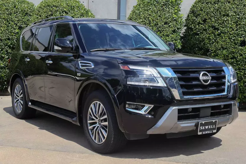 2022 Nissan Armada SV photo 1