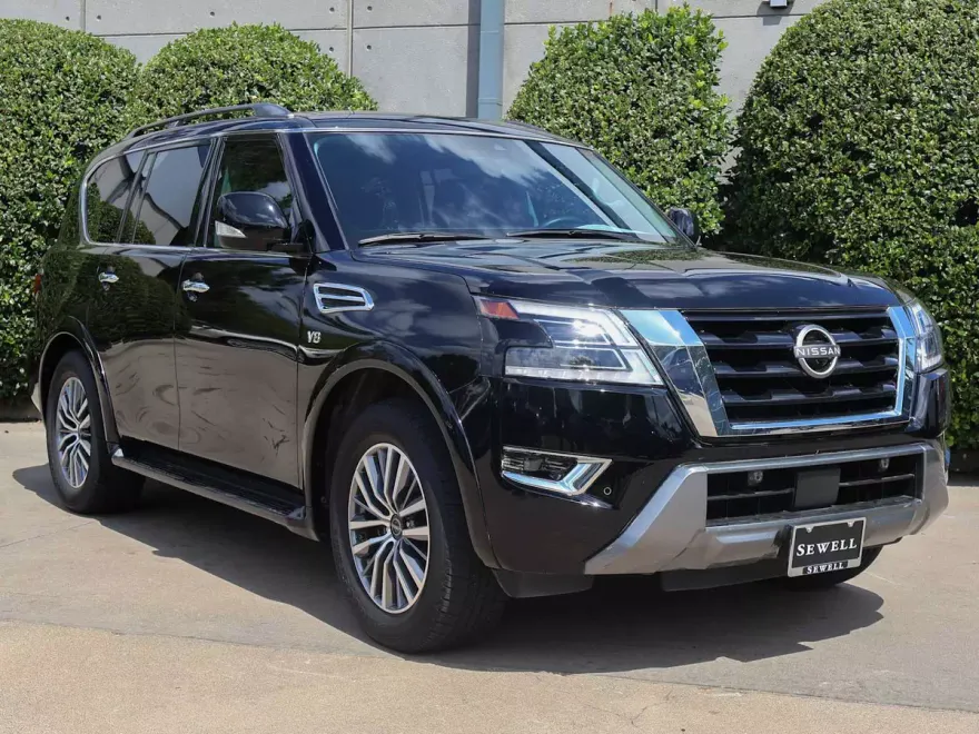 2022 Nissan Armada SV photo 1