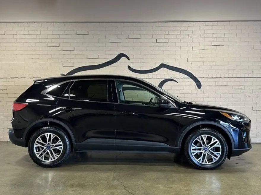 2022 Ford Escape SEL photo 1