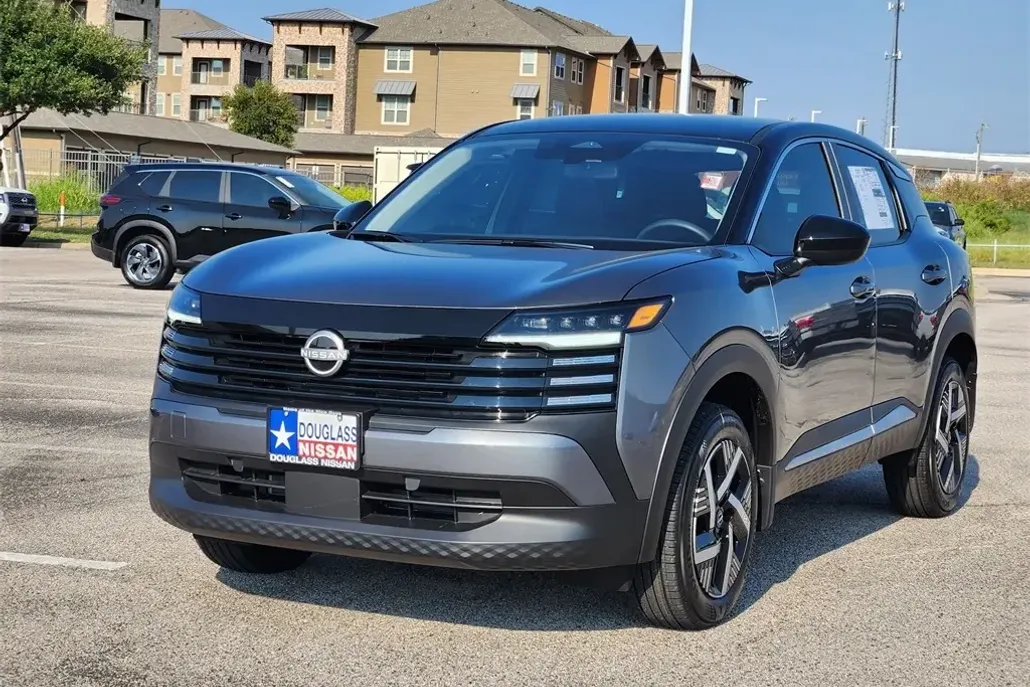 2025 Nissan Kicks SV photo 1