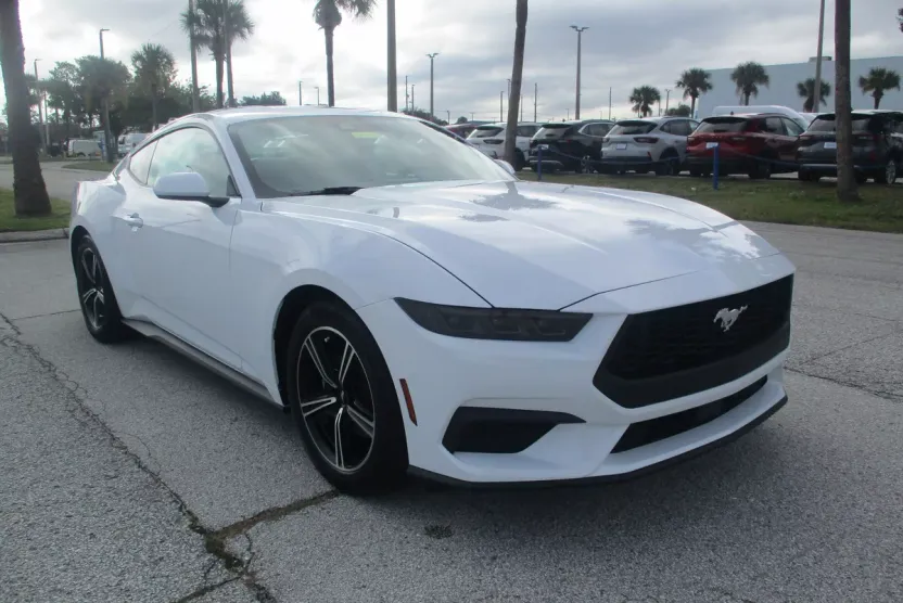 2025 Ford Mustang EcoBoost photo 1