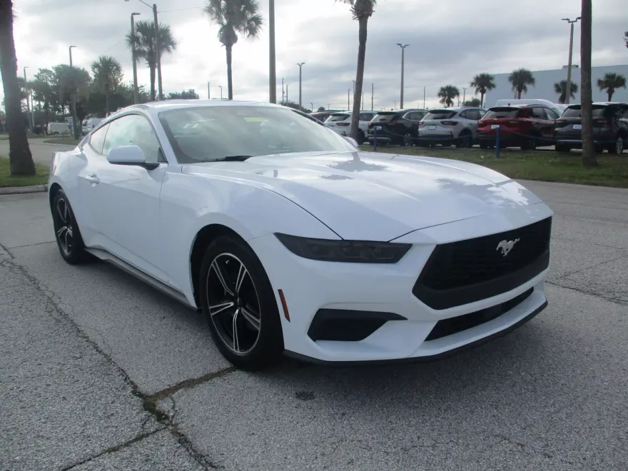 2025 Ford Mustang EcoBoost photo 1