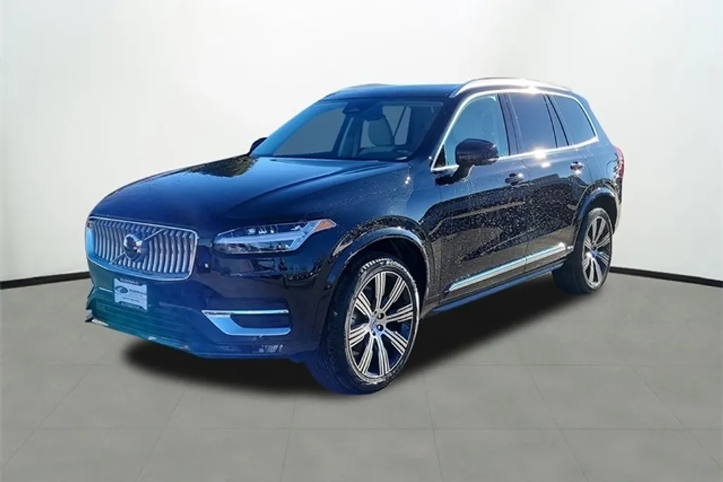 2025 Volvo XC90 Plus photo 1