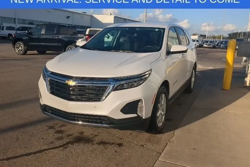2024 Chevrolet Equinox LT photo 1