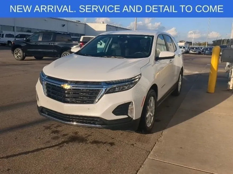 2024 Chevrolet Equinox LT photo 1