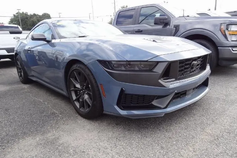 2024 Ford Mustang Dark Horse photo 1