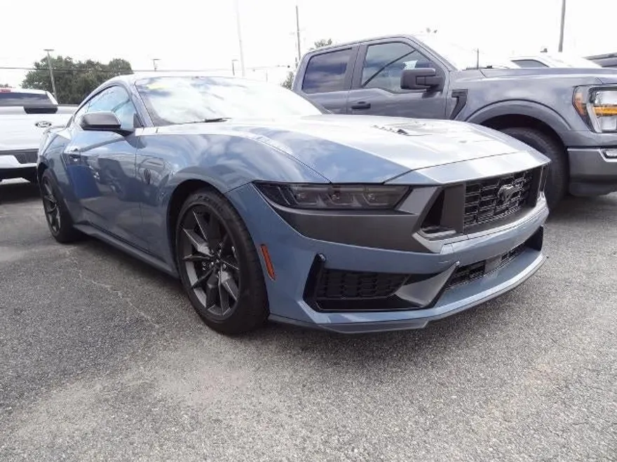 2024 Ford Mustang Dark Horse photo 1