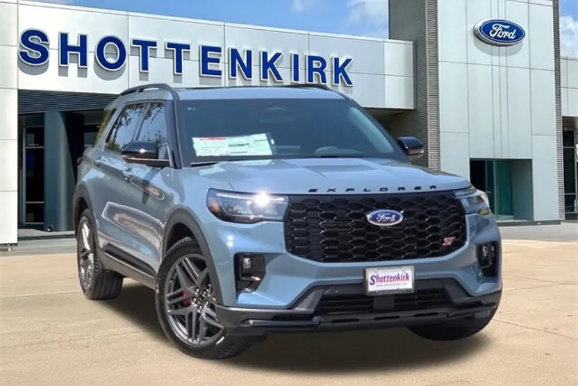 2025 Ford Explorer ST photo 1