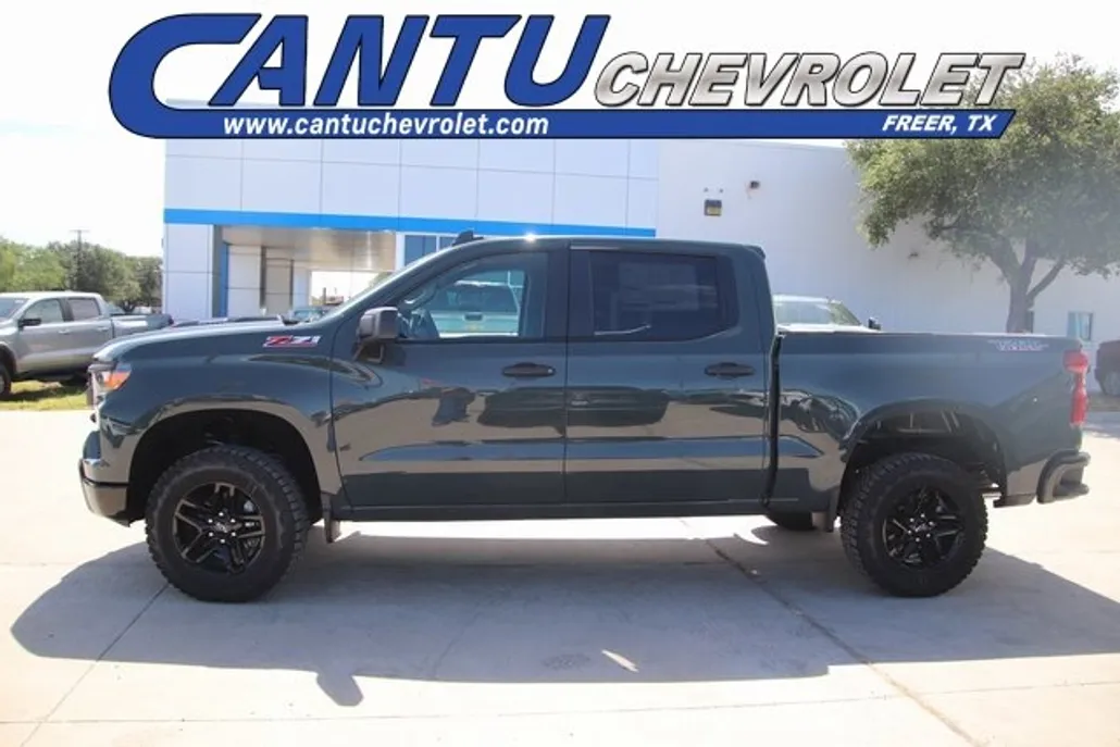 2025 Chevrolet Silverado 1500 Custom Trail Boss photo 1