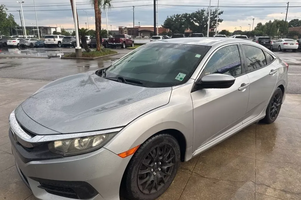 2016 Honda Civic LX photo 1
