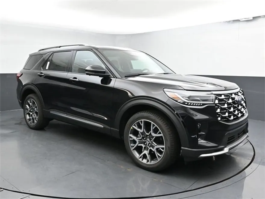 2025 Ford Explorer Platinum photo 1