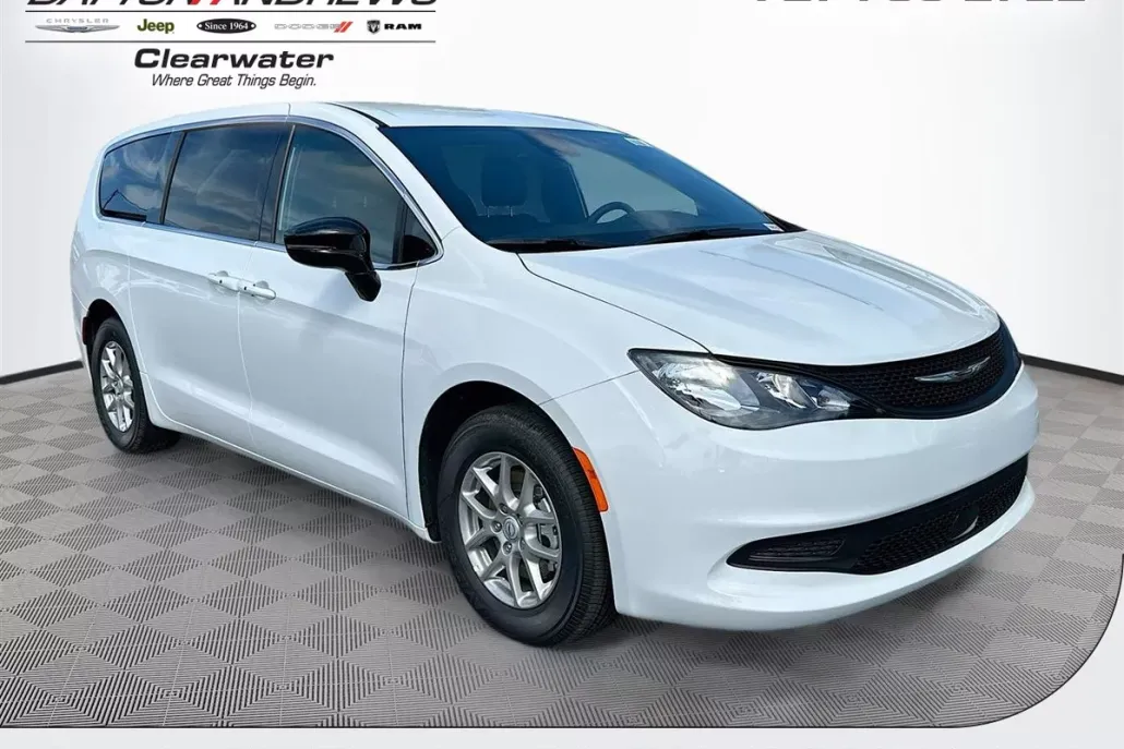 2026 Chrysler Voyager LX photo 1
