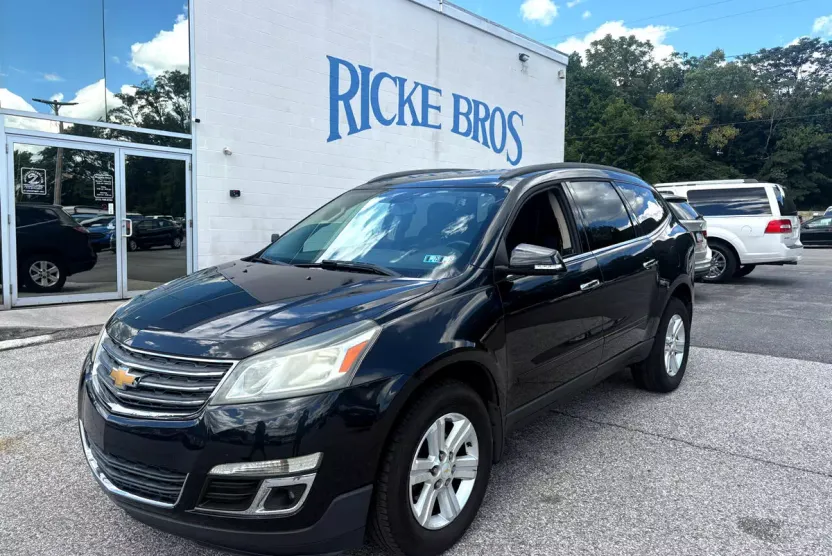 2014 Chevrolet Traverse 1LT photo 1